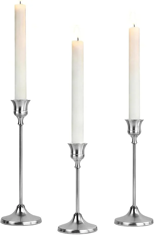 AUMAYCO Juego de 3 portavelas plateados, portavelas cónicos de metal, candelabros plateados vintage modernos para centros de mesa, bodas, mesa de comedor, decoración del hogar — Cena a la luz de velas