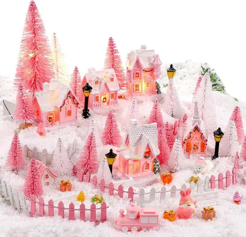 Kasyat Juego de 64 Figuras de Pueblo de Navidad, 5 Casas de Pueblo de Navidad iluminadas con Luces LED con 24 Mini árboles de Navidad, colección de 34 Figuras para Escritorio de Ciudad, Color Rosa — Decoracion Navidad