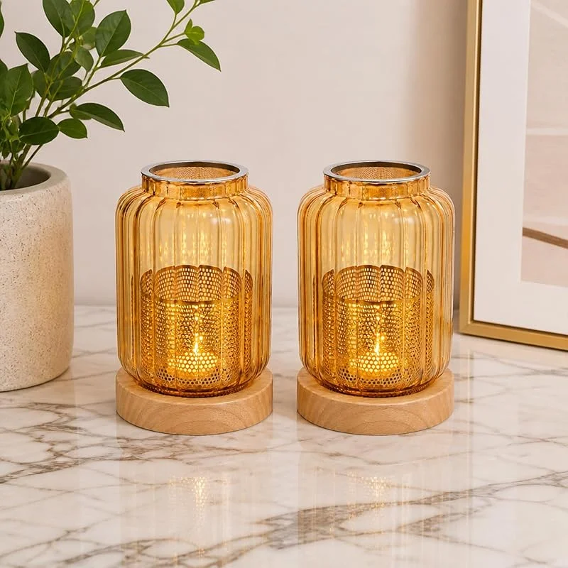 Cyiecw Juego de 2 Portavelas Cristal Ámbar con Base de Madera Ventilada, Centros Porta Velas Decorativos de Mesa Desmontables con Accesorios de Metal, Cúpula Cristal Antitérmica para Salón y Exterior — Cena a la luz de velas