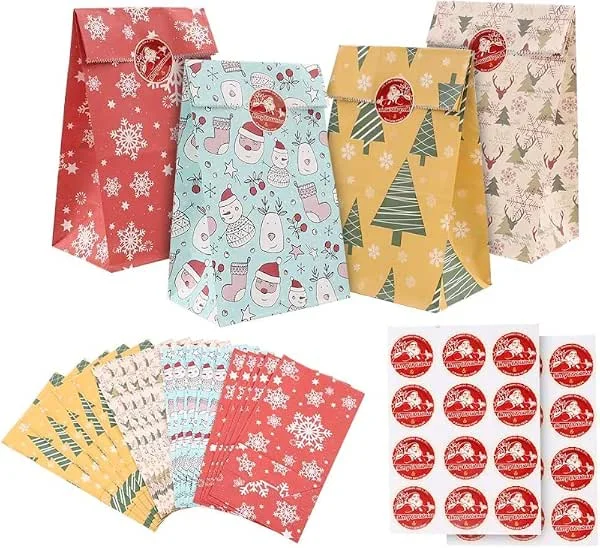 Yukiyi 24 bolsas de Navidad pequeñas con pegatinas de sellado, bolsas de papel navideñas de fondo plano, bolsas de regalo pequeñas, paquete múltiple, bolsas de dulces navideños — Envoltorio regalo