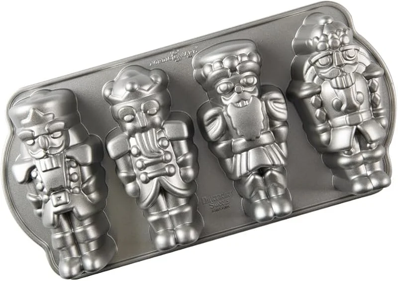 Nordic Ware Bandeja para tartas de cascanueces, lata para hornear de Navidad, lata de aluminio fundido, bandeja para magdalenas para mini pasteles, fabricada en los Estados Unidos, color: plateado — Hogar y cocina