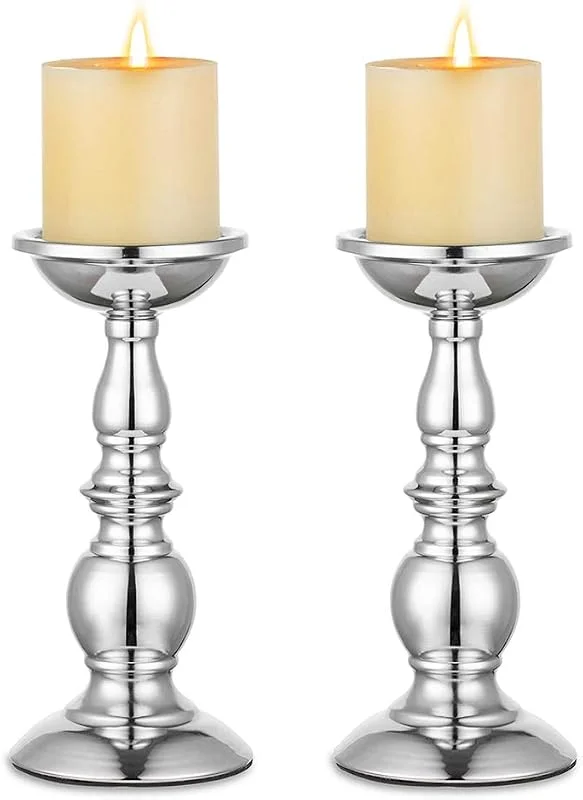 Visita la tienda de Nuptio Nuptio Candelabros de Pilar Plateado, Centros de Mesa de Boda Candelabro de Metal para Velas de 8cm Decoración del Soporte Ideal para Bodas Eventos Especiales Fiestas Sala de Estar, 2 Piezas — Cena a la luz de velas