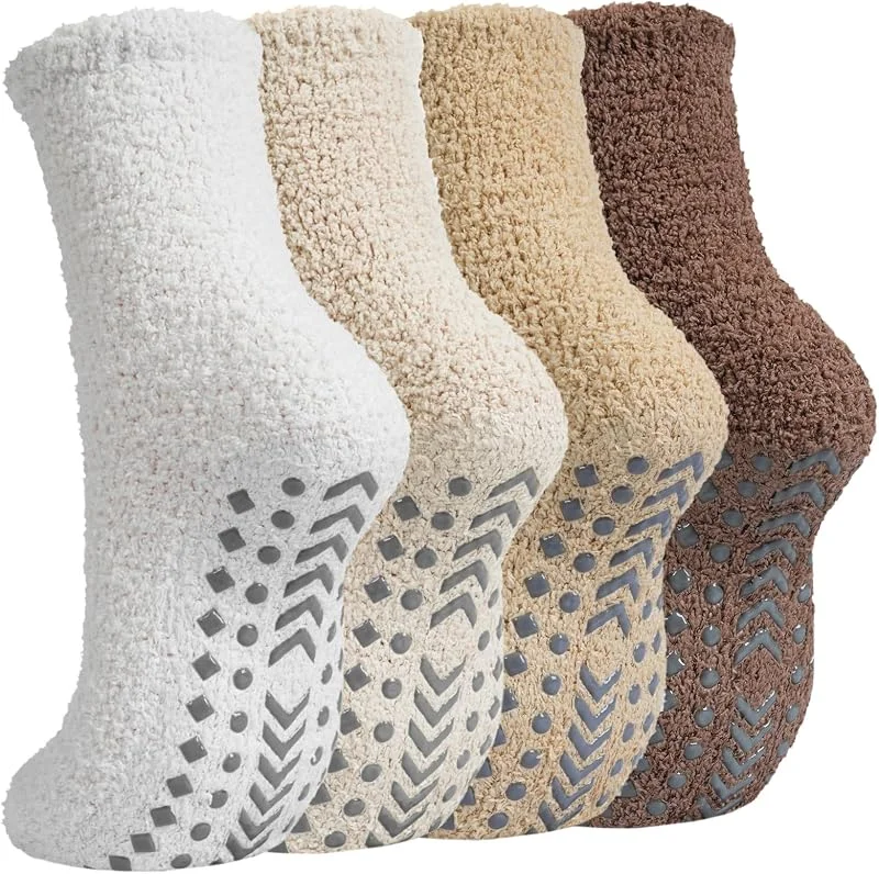 Caldodo Calcetines mullidos para mujer, calcetines térmicos cálidos de invierno para mujeres y niñas, calcetines antideslizantes de forro polar mullido con agarres para dormir en el suelo en casa — Ropa Navidad