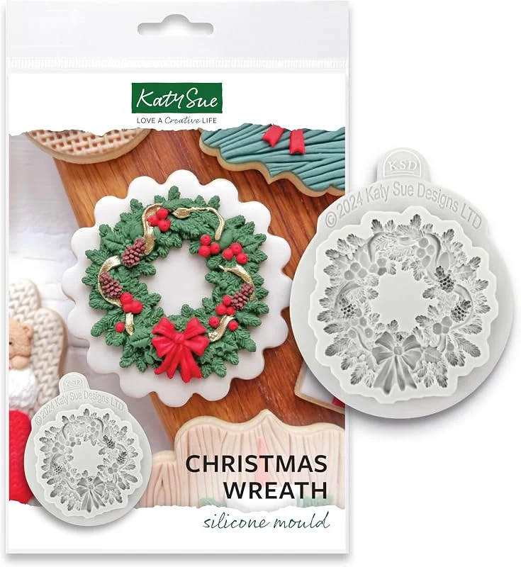 Visita la tienda de Katy Sue Katy Sue Molde de silicona para corona de Navidad para decoración de pasteles de Navidad y manualidades de arcilla de Navidad para uso con fondant y arcilla de secado al aire de Katy Sue Christmas — Hogar y cocina