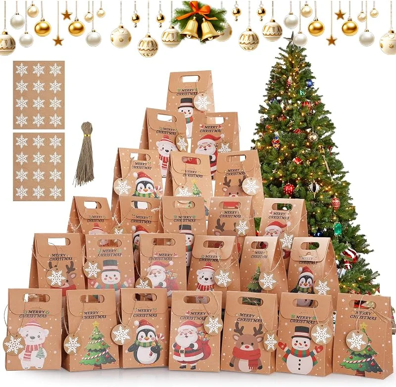 WD&CD 24 Piezas Caja de Dulces Navideña de Papel Kraft, con Etiquetas Navideñas Colgantes y Cuerdas, Cajas de Regalo Navidad, Muñeco de Nieve, árbol de Navidad, Papá Noel, Patrón de Alce — Envoltorio regalo