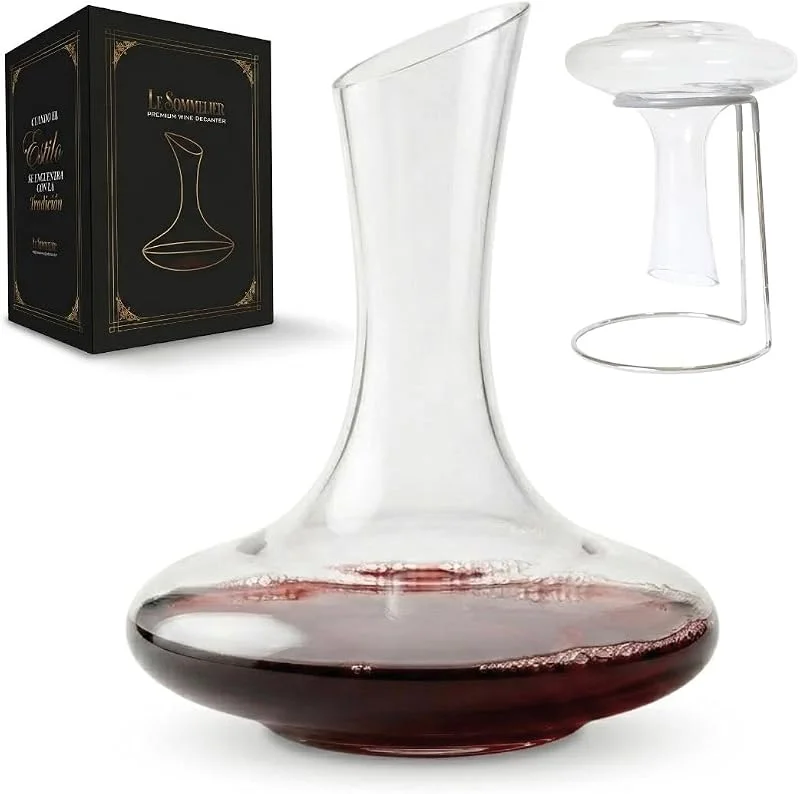 CARBO CREATIONS Decantador de vino de cristal premium con soporte metálico para secado y decoración - base ancha y capacidad de 1800 ml para oxigenación rápida y mejor aroma – accesorios de vino ideales para regalo — Vino y mesa festiva