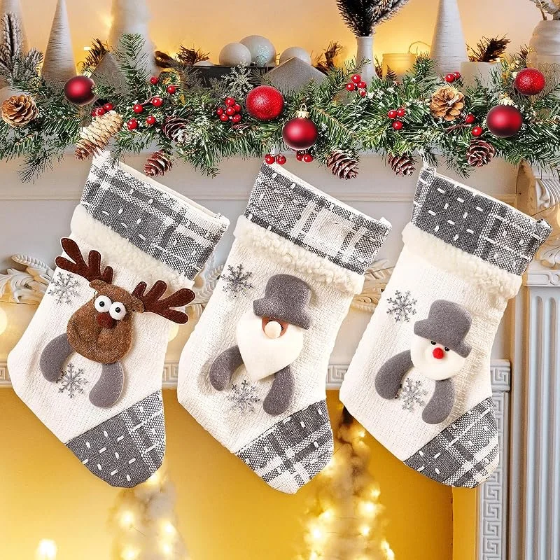 VZXQX Calcetines Navidad Chimenea Juego de 3, Calcetines de Navidad Personalizados con patrón de Papá Noel, Muñeco de Nieve y Reno, Calcetin Navideño Decoracion de Colgar para Árbol de Navideña Regalos — Decoracion Navidad