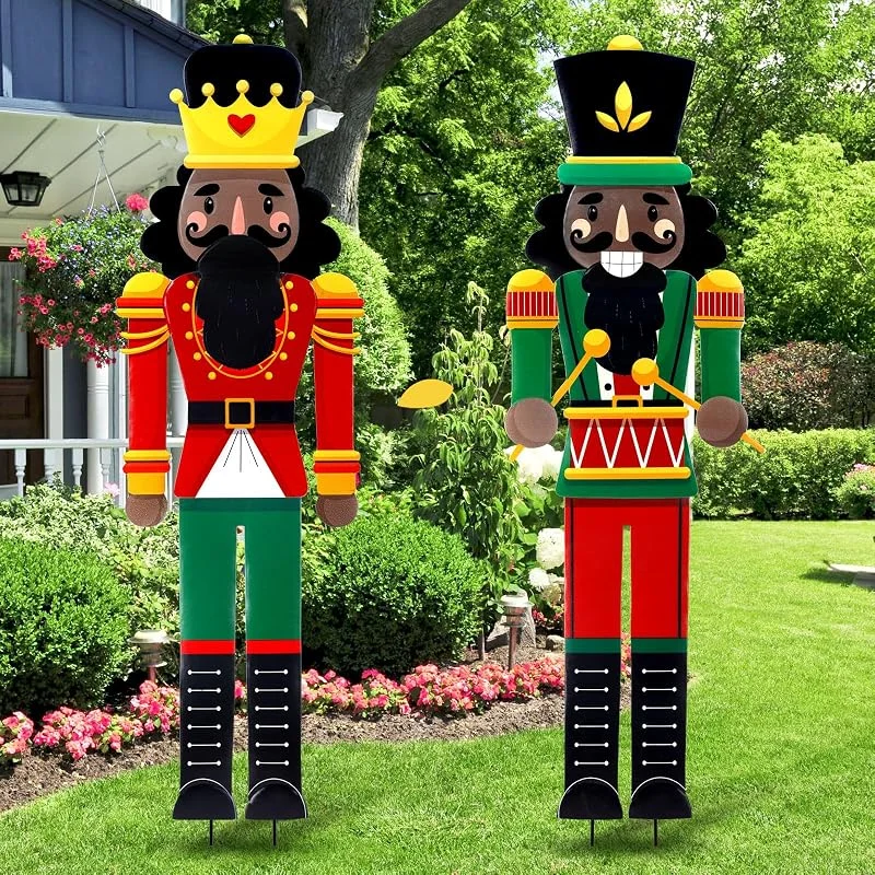 Marsui 2 cascanueces de Navidad de 45 pulgadas para decoración al aire libre, adorno grande de soldado cascanueces de Navidad en soporte para Navidad, vacaciones, jardín, césped, camino (vibrante) — Decoracion Navidad