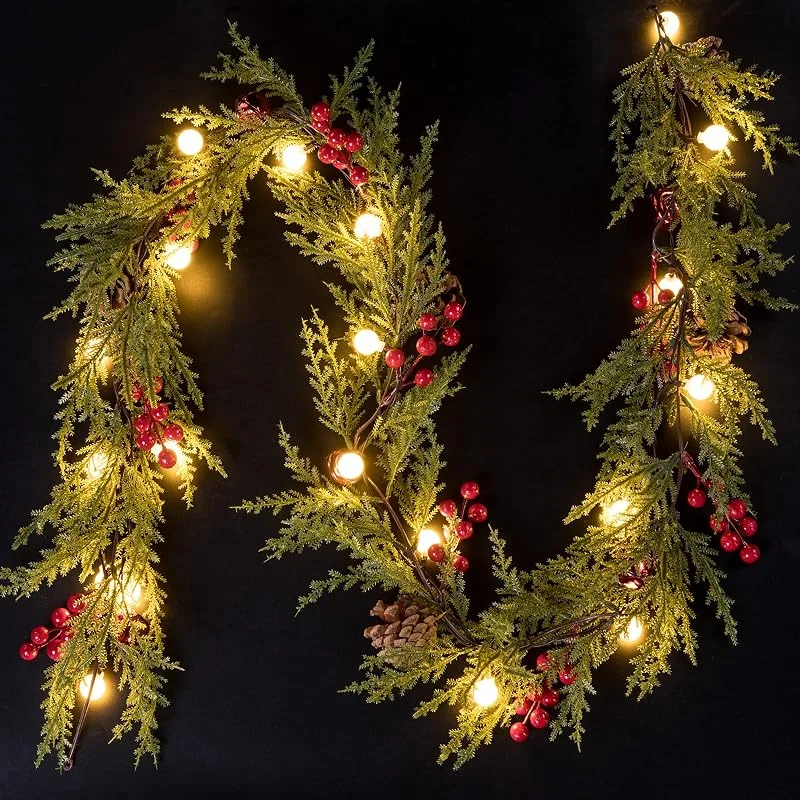 Visita la tienda de Quntis Quntis 1.75M Guirnalda de Navidad Artificial con Luces, 20 LED Guirnalda de Plástico con Pilas, Batería, para Puerta Delantera, Chimenea, Escalera, Mesa, Porche, Interior de Vacaciones, Pino — Decoracion Navidad